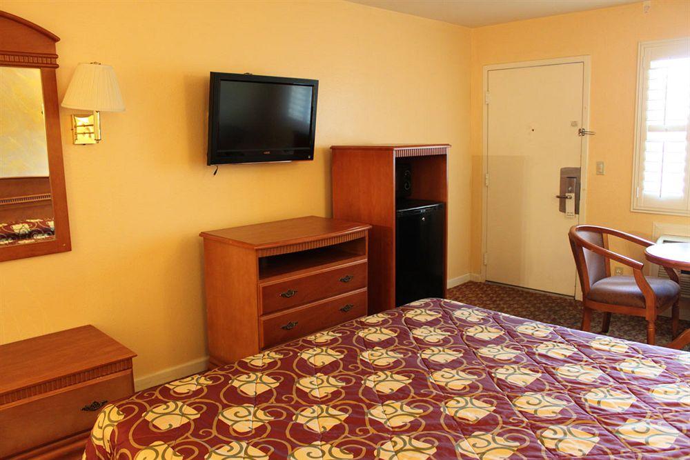 Orange Tustin Inn In Orange Zewnętrze zdjęcie