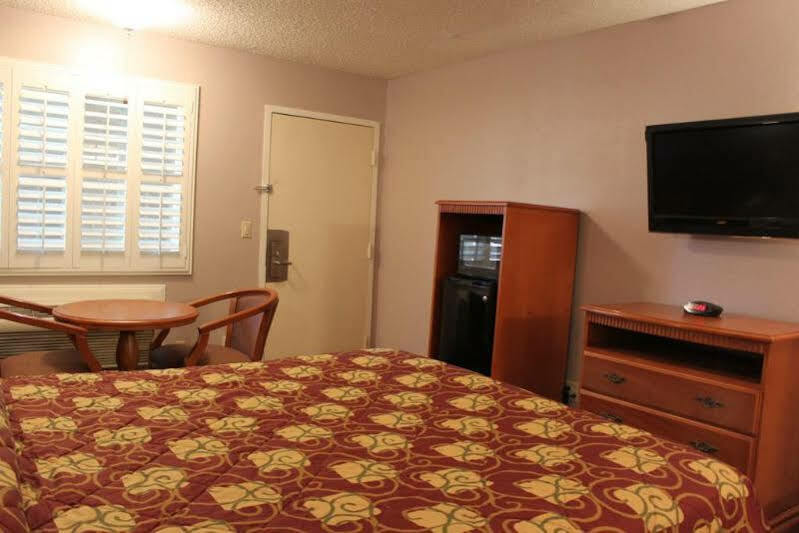 Orange Tustin Inn In Orange Zewnętrze zdjęcie